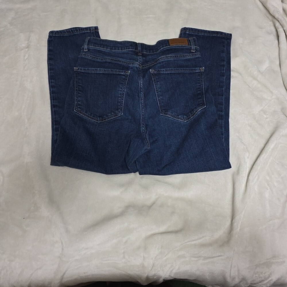 Express High Rise Mom Jeans - Picture 5 of 6